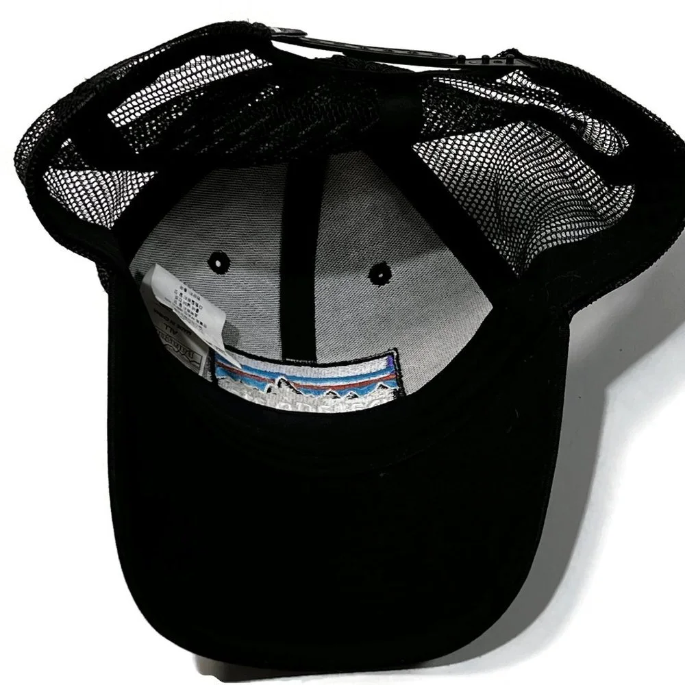 Patagonia P-6 Logo Trucker Hat Black Adjustable Snapback‎ Mesh Cap